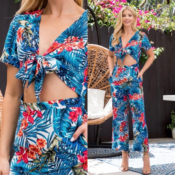 NEW WOMENS ARRIVAL TROPICAL FLORAL CROPPED BOW TIE BLUE MULTI FLORAL JUMPSUIT - Picture 2 of 10